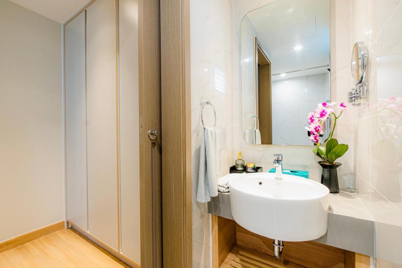Zenity Luxury Apartment In District 1 Since 2024 胡志明市 外观 照片